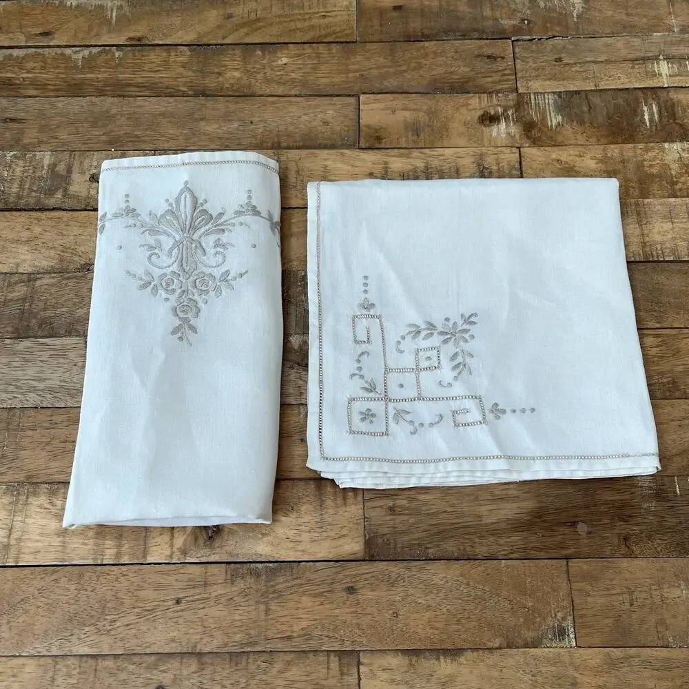 Vintage 2 Placemats 2 Napkins Set Floral Gray Embroidery Linen